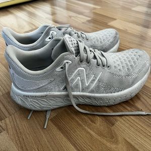 New balance gray sneakers